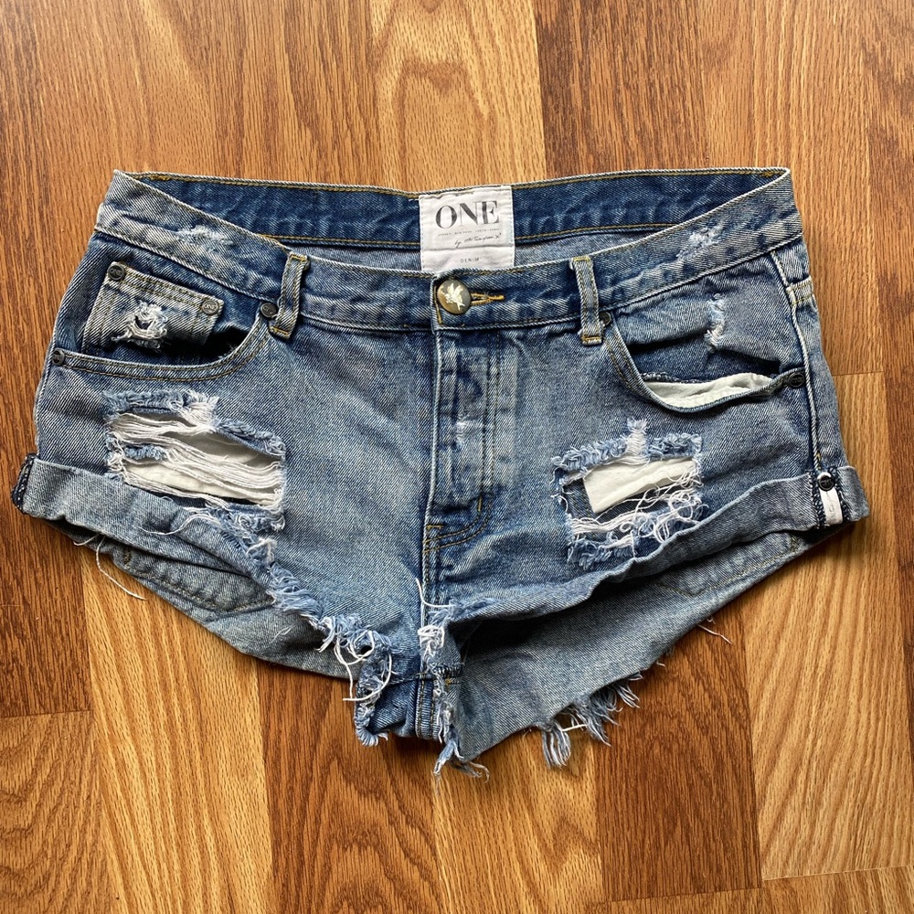 One Teaspoon Bandits denim shorts like new! Sz 29